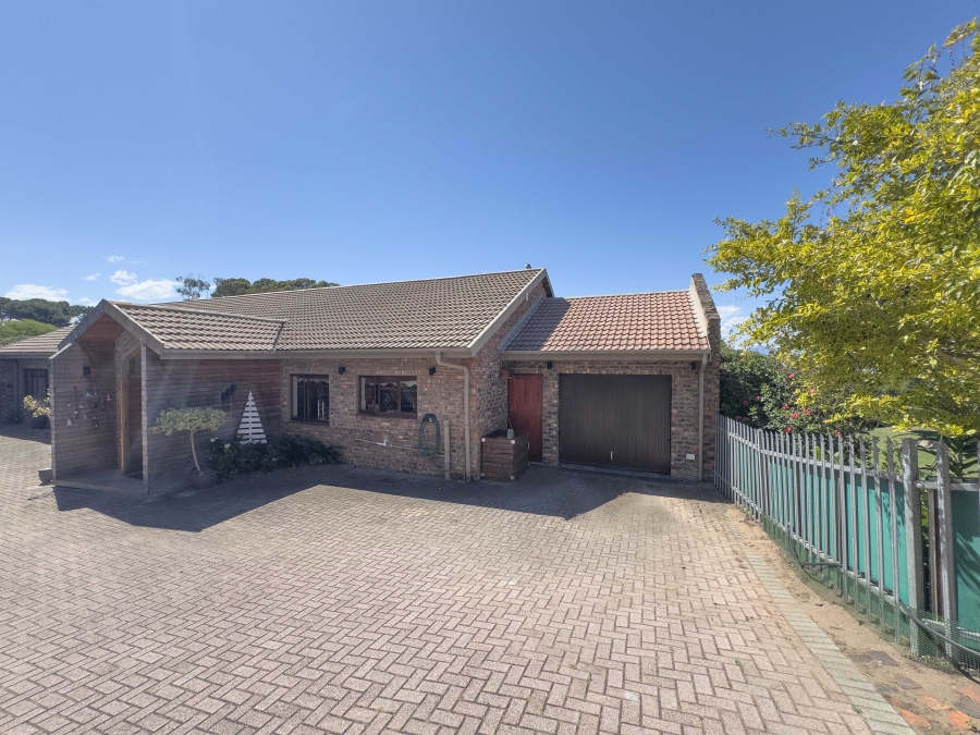 3 Bedroom Property for Sale in Mossel Bay Central Western Cape
